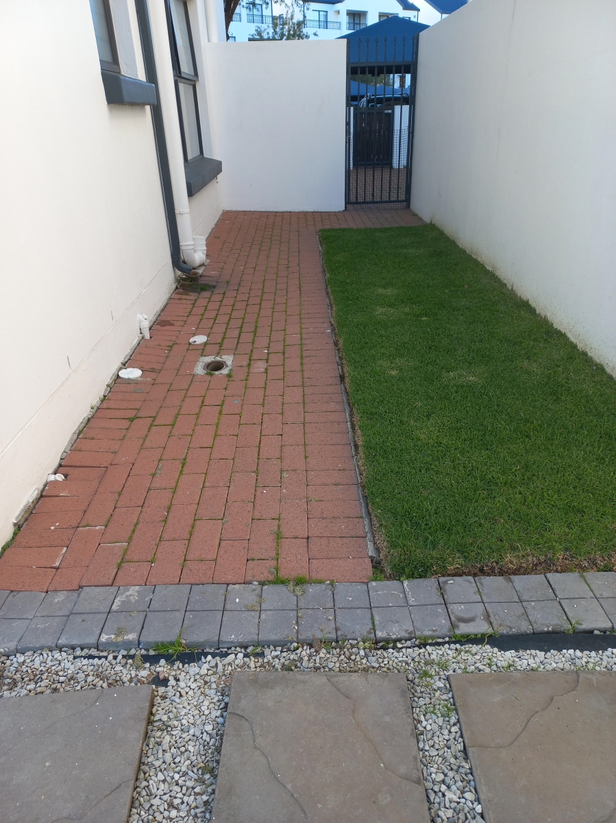 To Let 3 Bedroom Property for Rent in De Velde Western Cape